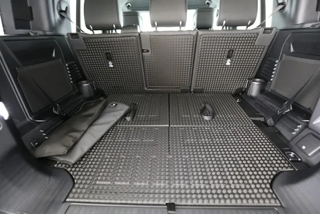 Land Rover Defender 110 2.0 P300e X-Dynamic SE