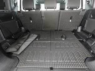 Land Rover Defender 110 2.0 P300e X-Dynamic SE