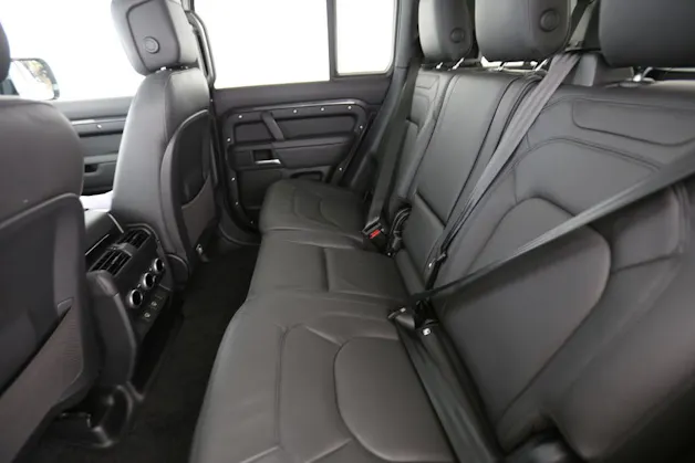 Land Rover Defender 110 2.0 P300e X-Dynamic SE