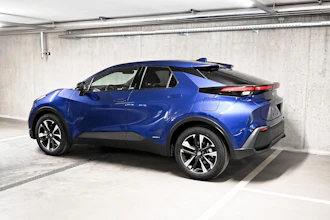https://vehicle.imgix.net/4218541/f86cf2b8-2642-4ea7-942c-e8a51bcee746.jpg