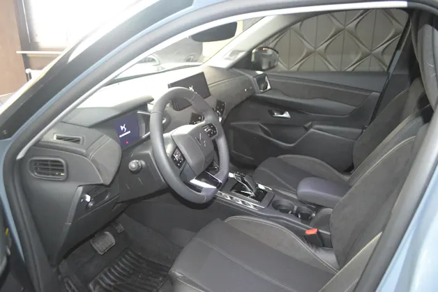 DS Automobiles 3 Crossback 1.2 Hybrid Performance Line
