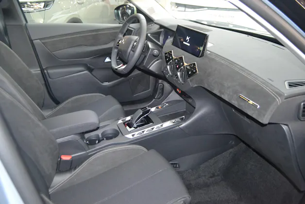 DS Automobiles 3 Crossback 1.2 Hybrid Performance Line