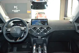 DS Automobiles 3 Crossback 1.2 Hybrid Performance Line