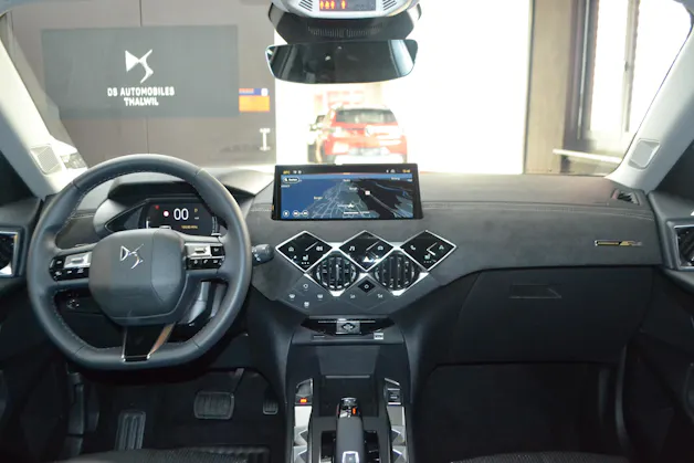 DS Automobiles 3 Crossback 1.2 Hybrid Performance Line