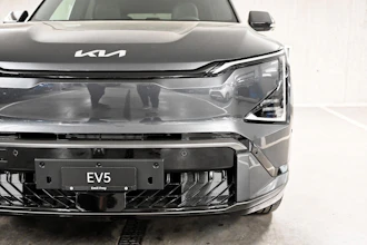 https://vehicle.imgix.net/4218674/259e8cbd-a958-428d-bd5f-0c621f85c841.jpg