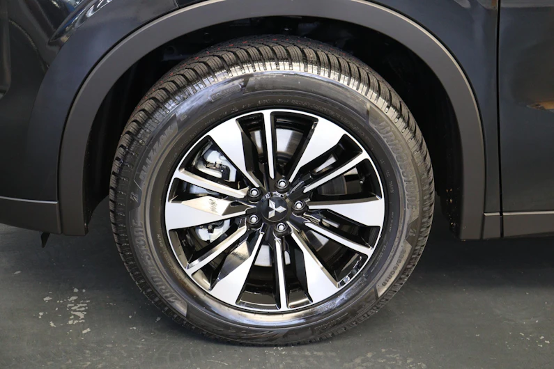 Fahrzeugbild MITSUBISHI OUTLANDER