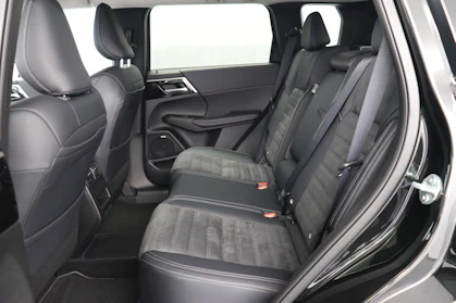 MITSUBISHI OUTLANDER 9