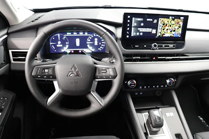 MITSUBISHI OUTLANDER 5
