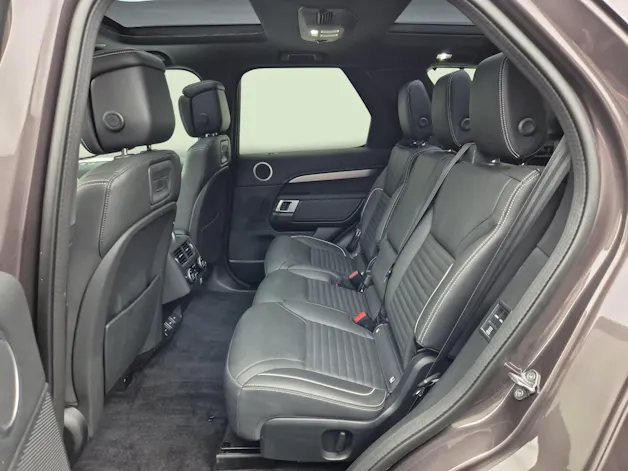 Land Rover Discovery 3.0 D I6 300 Dynamic HSE 7 Plätzer