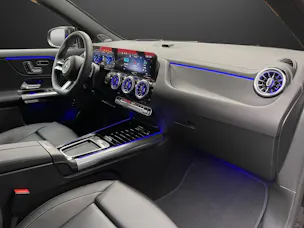 Mercedes-Benz EQA 300 4MATIC "Excellence Edition"