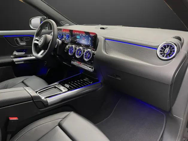 Mercedes-Benz EQA 300 4MATIC "Excellence Edition"