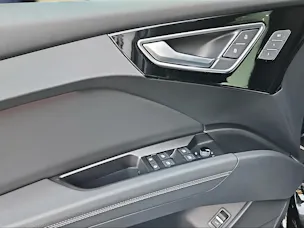 Audi Q4 Sportback e-tron 45 Attraction quattro Mythosschwarz Metallic