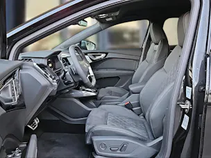 Audi Q4 Sportback e-tron 45 Attraction quattro Mythosschwarz Metallic