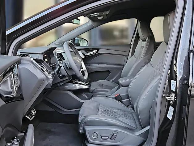 Audi Q4 Sportback e-tron 45 Attraction quattro Mythosschwarz Metallic