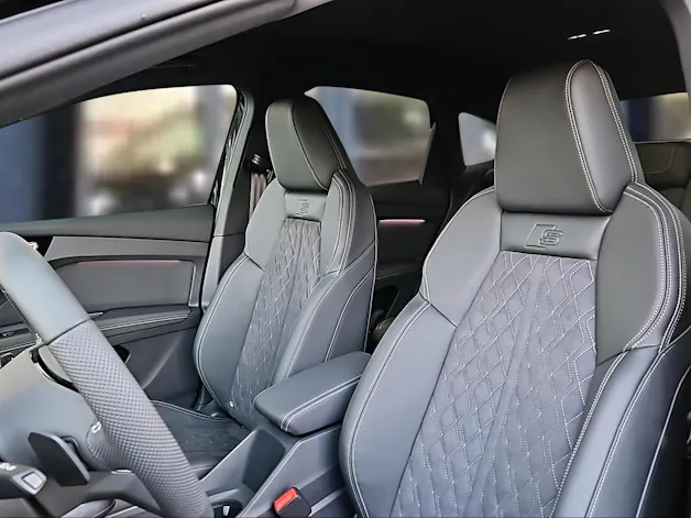 Audi Q4 Sportback e-tron 45 Attraction quattro Mythosschwarz Metallic