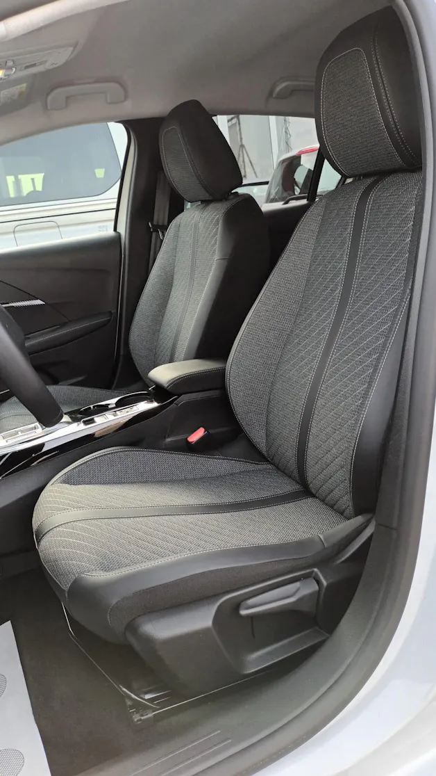 Peugeot 208 1.2 MHEV 110 Allure