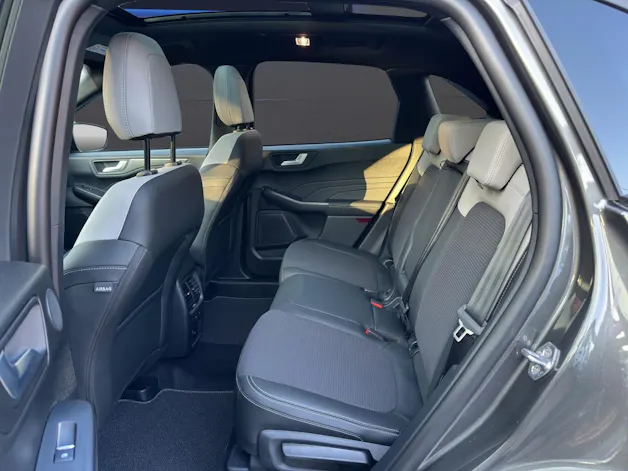 Ford Kuga 2.5i FHEV FULL-HYBRID 183 PS Sound Edition 4x4 AUTOMAT