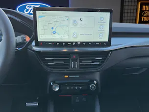 Ford Kuga 2.5i FHEV FULL-HYBRID 183 PS Sound Edition 4x4 AUTOMAT