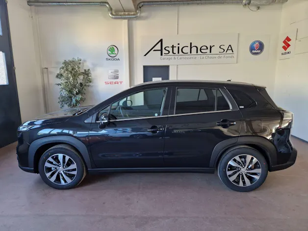 Suzuki S-Cross 1.5 Compact Top Hybrid 4x4
