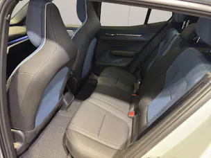 Volvo EX30 CC E60 Twin Performance AWD