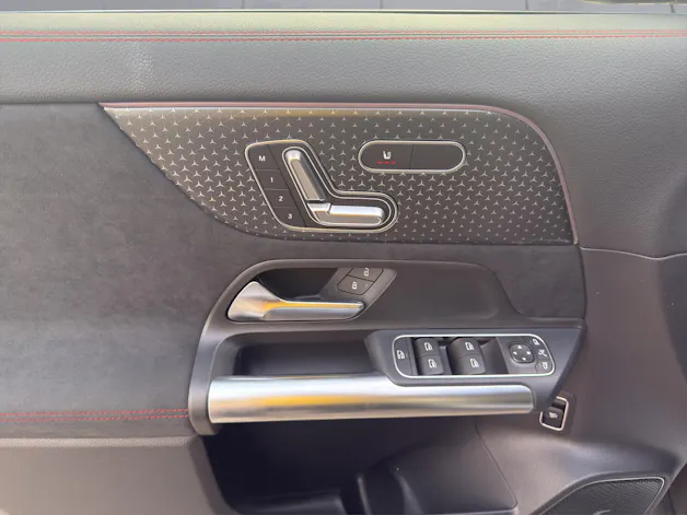 Mercedes-Benz EQA 300 AMG Line 4matic