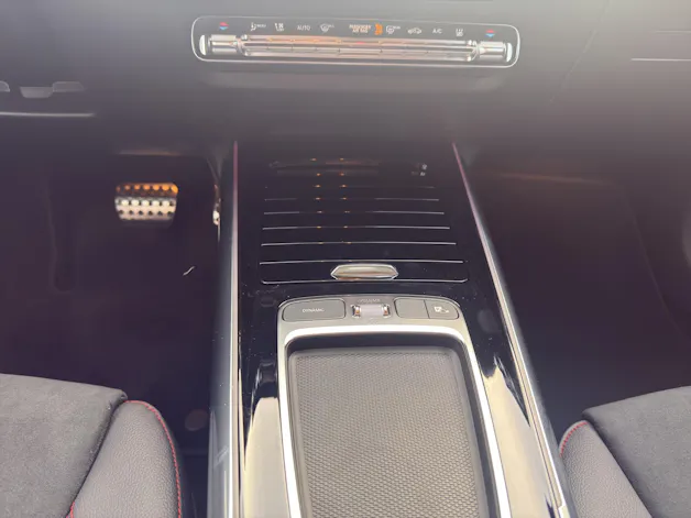Mercedes-Benz EQA 300 AMG Line 4matic
