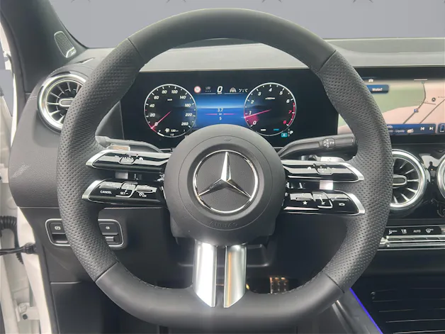 Mercedes-Benz GLA 250 Swiss Star AMG Line 4matic