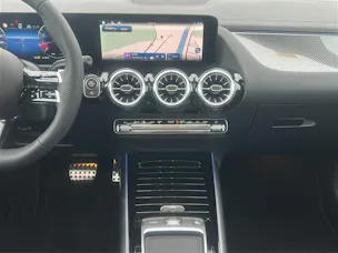 Mercedes-Benz GLA 250 Swiss Star AMG Line 4matic