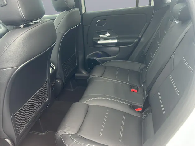 Mercedes-Benz GLA 250 Swiss Star AMG Line 4matic