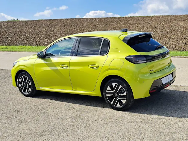 Peugeot 208 1.2 Hybrid 110c Allure (8 ans de garantie)
