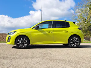 Peugeot 208 1.2 Hybrid 110c Allure (8 ans de garantie)