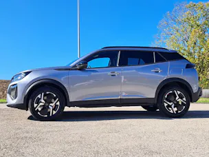 Peugeot 2008 1.2 Hybrid 145cv Allure (8 ans de garantie)