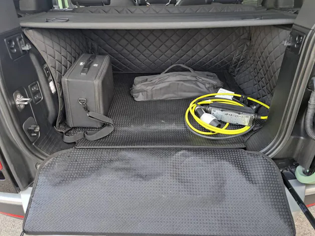 Land Rover Defender 110 2.0 P400e 75th Edition