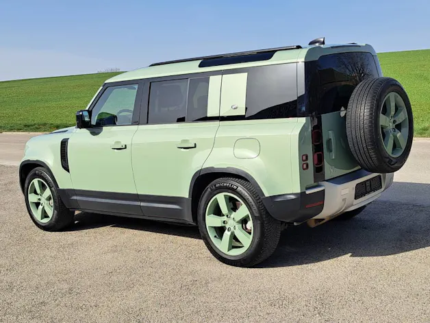Land Rover Defender 110 2.0 P400e 75th Edition