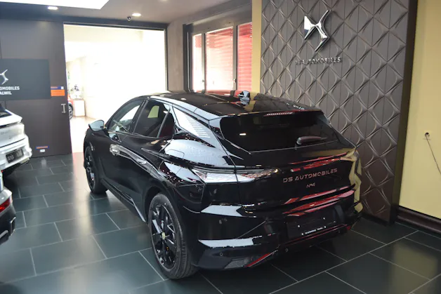 DS Automobiles No4 1.6 E-Tense Performance Line