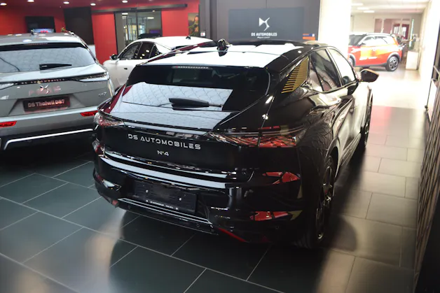 DS Automobiles No4 1.6 E-Tense Performance Line