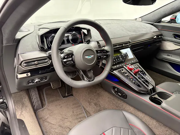 Aston Martin V8 Vantage Coupé 4.0 S V8 Bi-Turbo by "Q"
