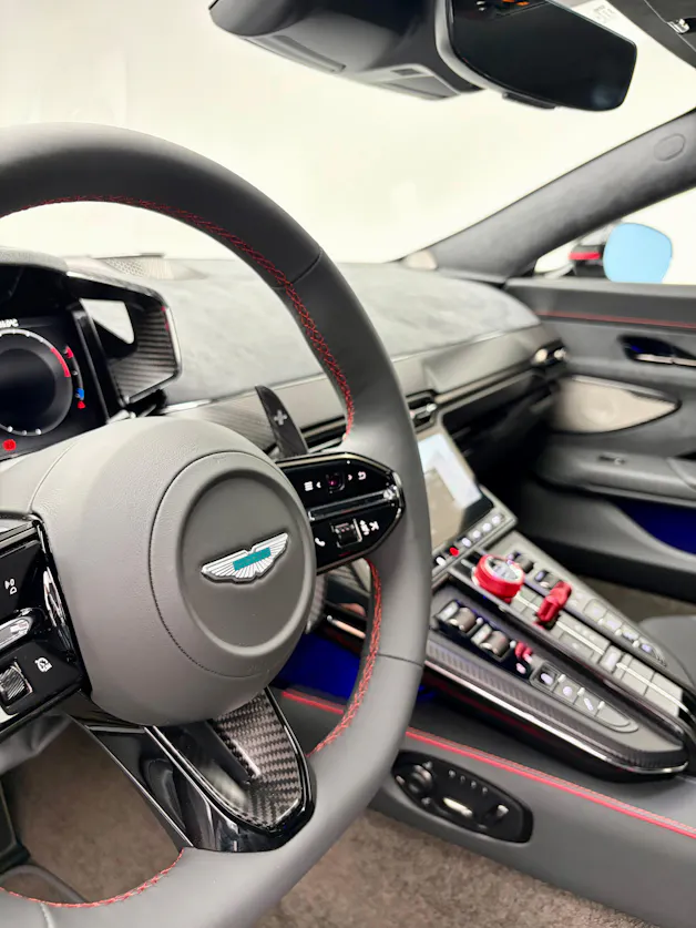 Aston Martin V8 Vantage Coupé 4.0 S V8 Bi-Turbo by "Q"