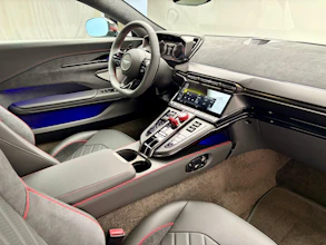 https://vehicle.imgix.net/4220391/cf1483aa-6d75-4d02-a1e3-abaa007a0cfb.jpeg