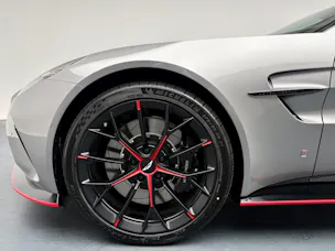 Aston Martin V8 Vantage Coupé 4.0 S V8 Bi-Turbo by "Q"