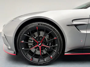 image du véhicule ASTON MARTIN V8 Vantage Coupé 4.0 S V8 Bi-Turbo by "Q"