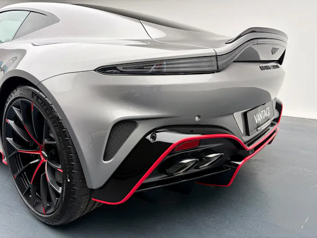 Aston Martin V8 Vantage Coupé 4.0 S V8 Bi-Turbo by "Q"