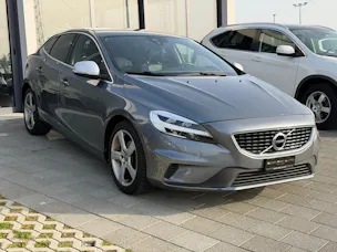 Volvo V40 2.0 D2 Momentum R-Design S/S