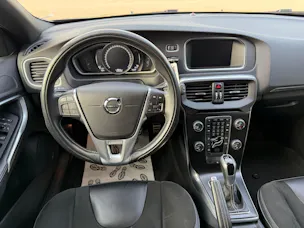 Volvo V40 2.0 D2 Momentum R-Design S/S