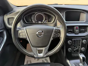 Volvo V40 2.0 D2 Momentum R-Design S/S