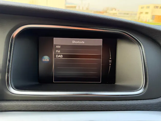 Volvo V40 2.0 D2 Momentum R-Design S/S