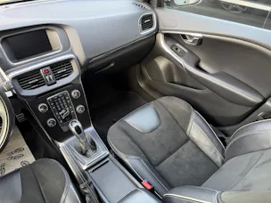 Volvo V40 2.0 D2 Momentum R-Design S/S
