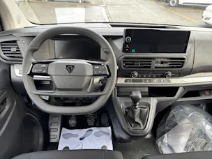 Peugeot Expert 2.0 BlueHDi 145 S&S Vertiefte Kabine Long