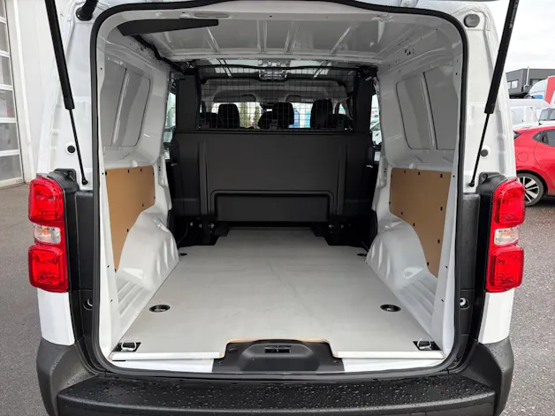 Peugeot Expert 2.0 BlueHDi 145 S&S Vertiefte Kabine Long