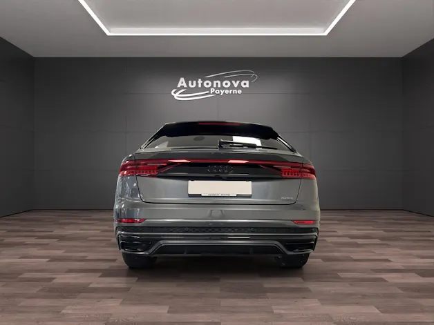 Audi Q8 55 TFSI quattro tiptronic